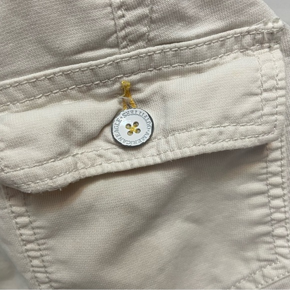 American Eagle Outfitters Womens Cream Shorts EUC size 8 - Picture 10 of 13